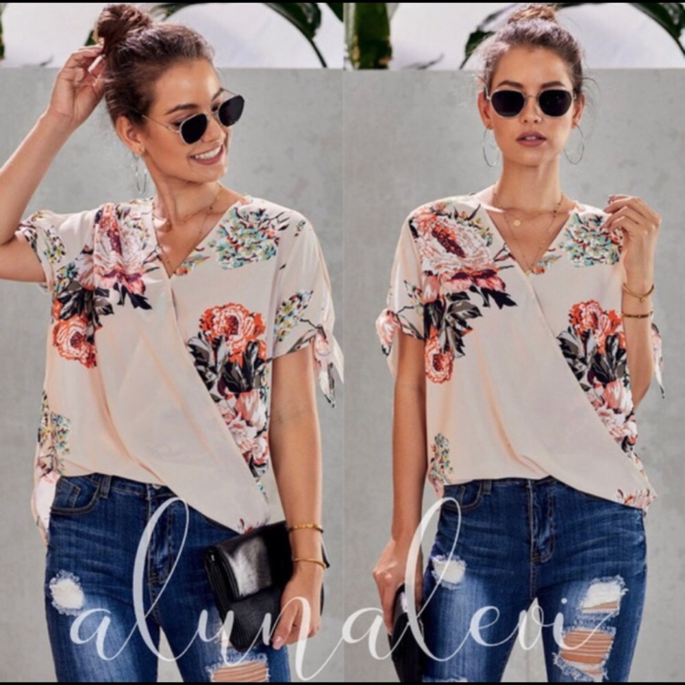 NWT Floral Print Blouse